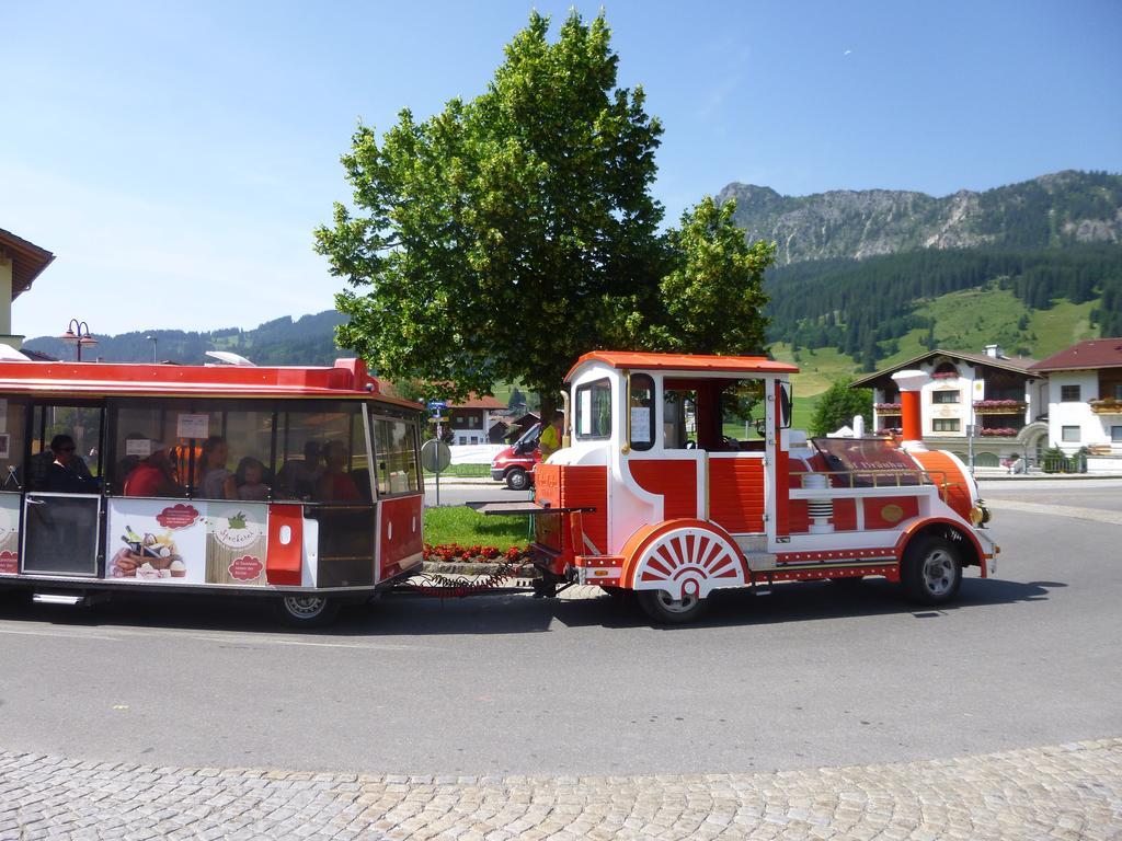 Haus Alpenland Hotel Tannheim Buitenkant foto